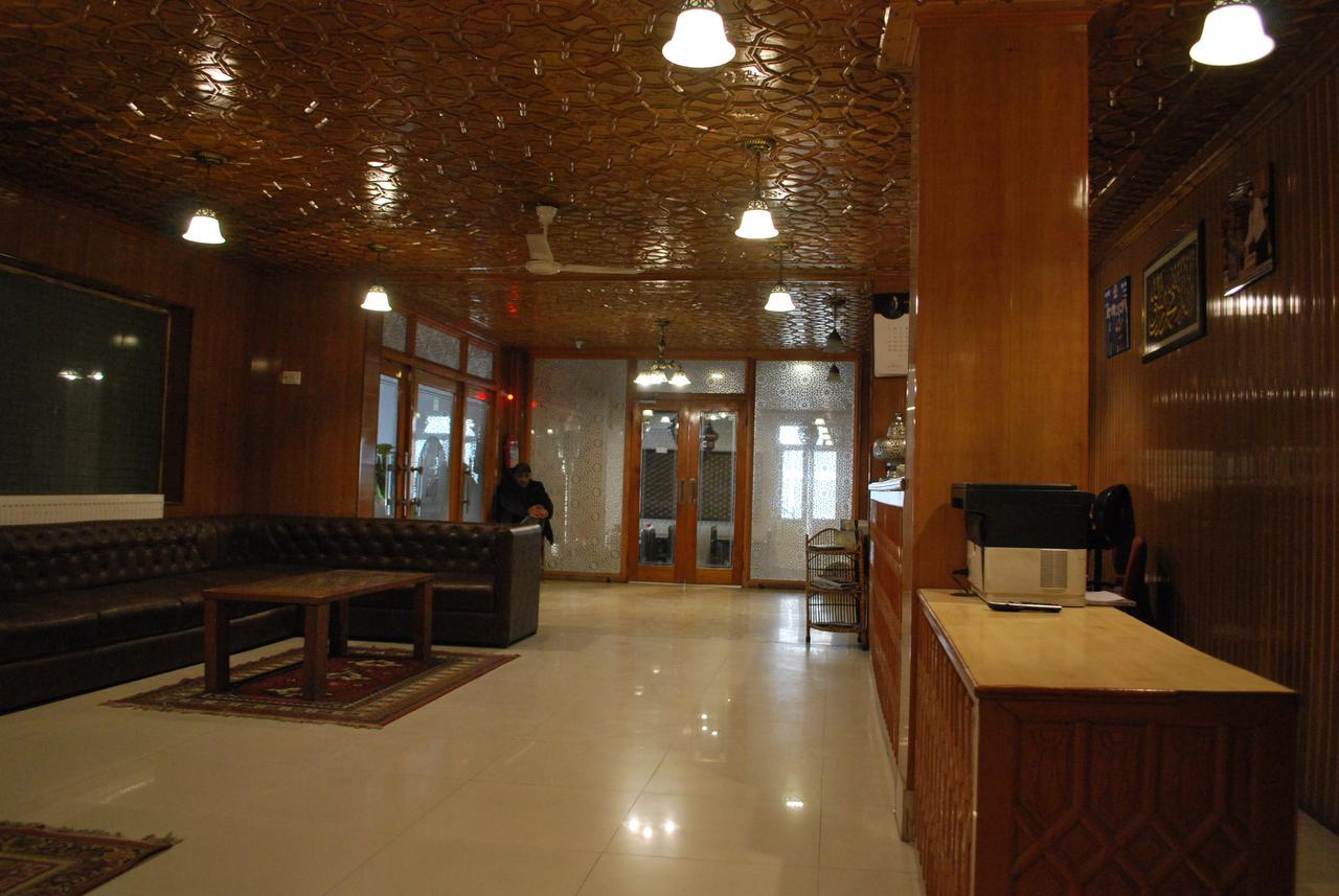 Kaisar Hotel Srinagar  Exterior photo